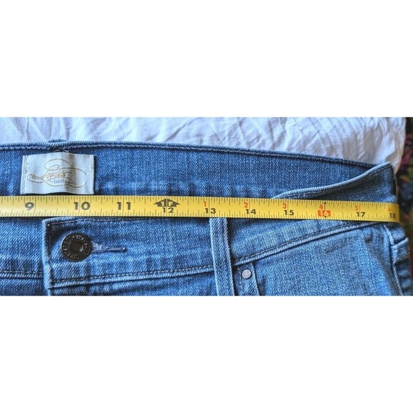 Levi’s Shorts Women 515 Bermuda Denim Jean Stretch High Rise Cuffed Sz 14 - Picture 10 of 10